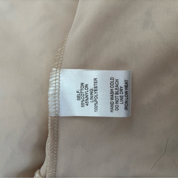 Ivory lace fitted sleeveless romper - perfect for any bridal event! Worn once! - Picture 4 of 4